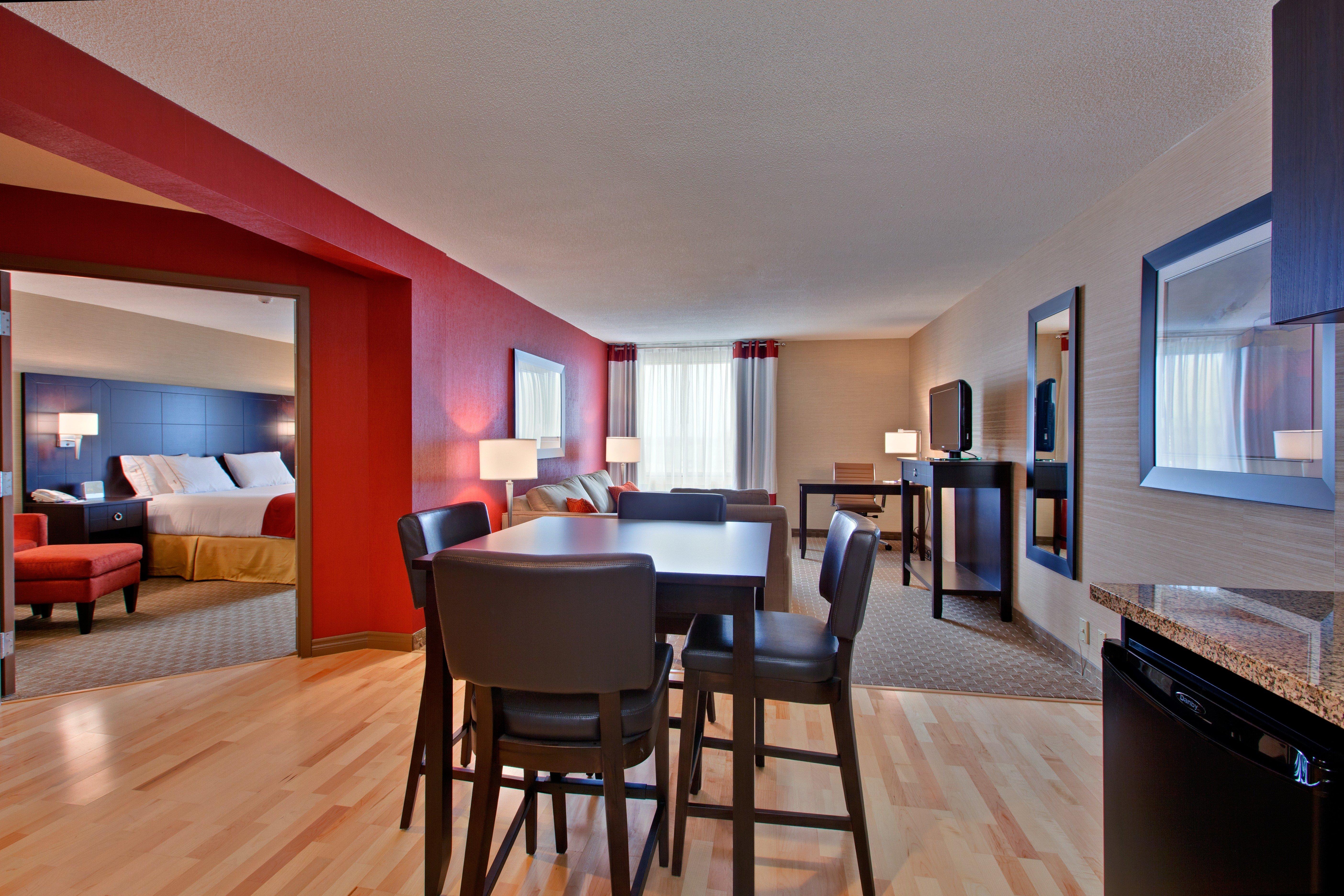 Holiday Inn Express Hotel & Suites Chatham South By Ihg Exterior foto