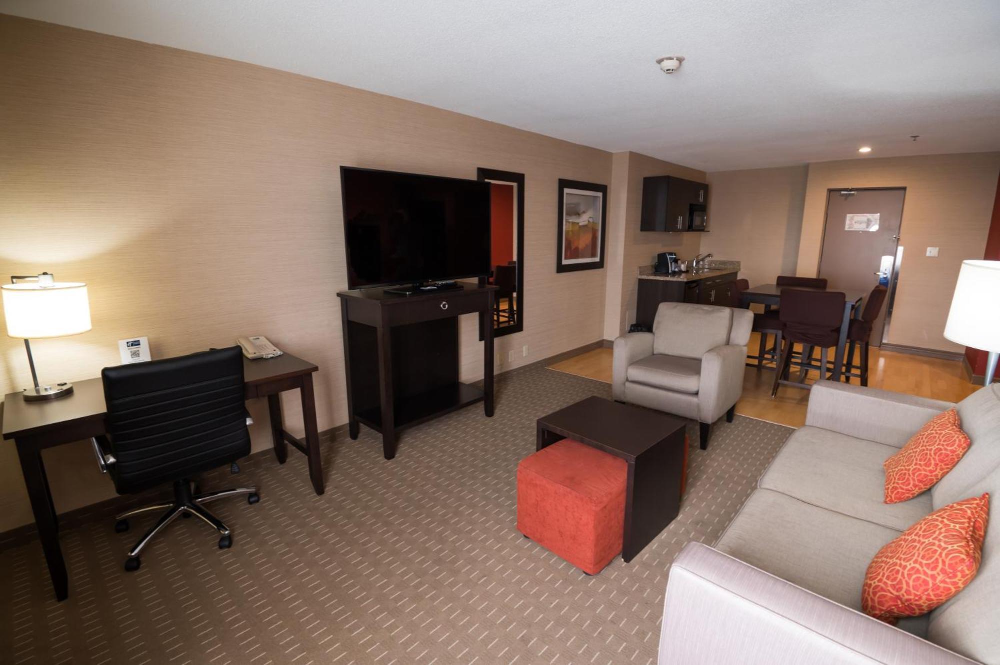 Holiday Inn Express Hotel & Suites Chatham South By Ihg Exterior foto