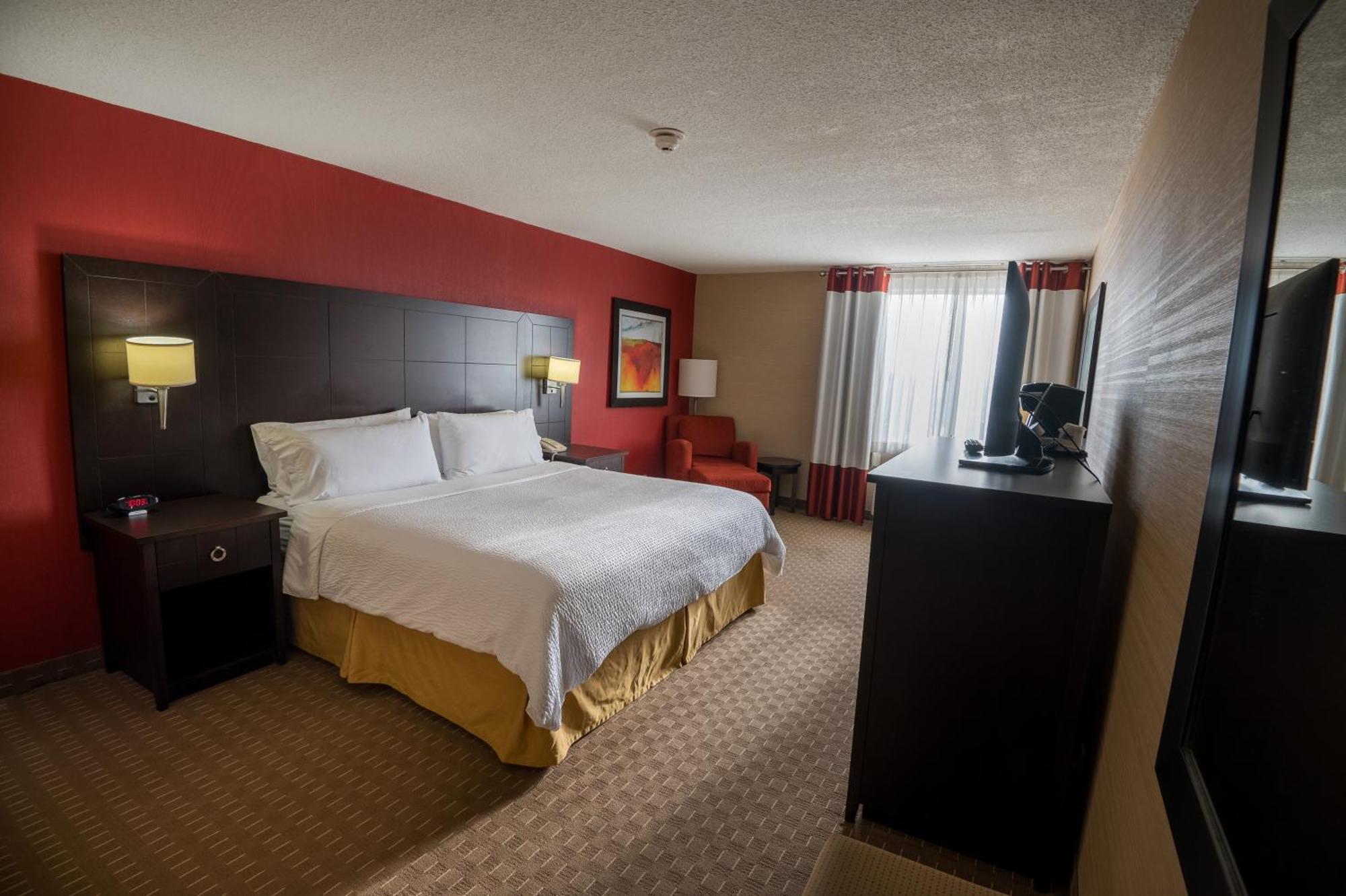 Holiday Inn Express Hotel & Suites Chatham South By Ihg Exterior foto